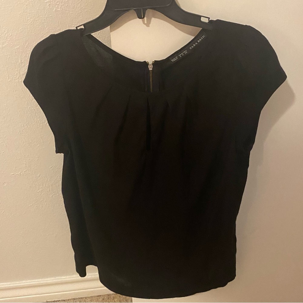 Zara Black Cap Sleeve Pleated Keyhole Zipper Back Top